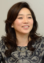 インタビュー私のいえ すまいの履歴書 藤吉久美子 さん インタビュー私のいえ すまいの履歴書 藤吉久美子 さん