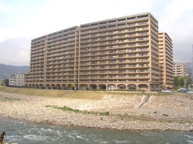 エスリード宝塚