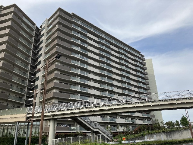 ベイサイドシティコスモスクエア駅前