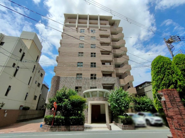 ドルフ伊丹グレスティーロ