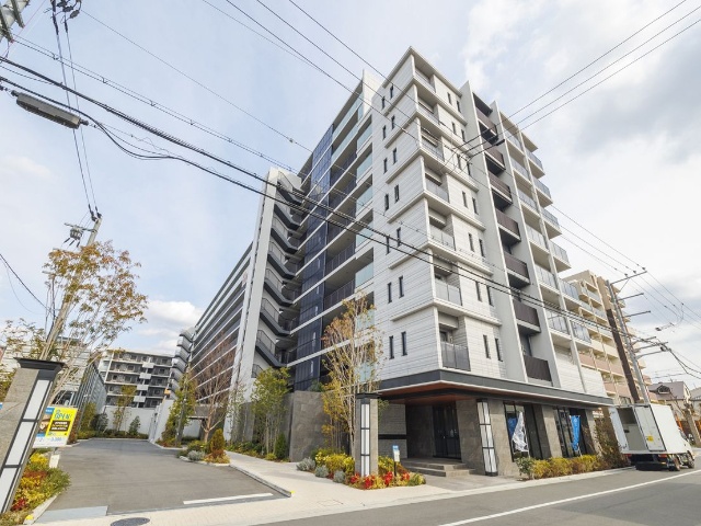 ローレルスクエア柏原