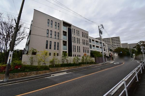 プレミスト名東亀の井ヒルズ