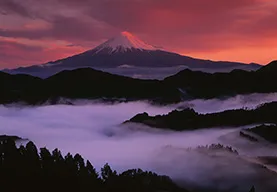 土屋 敏彦さん（静岡県） 「雲海と朝焼富士」　