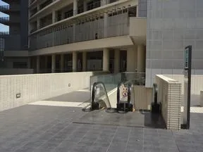 東池袋駅入口（エスカレーター）