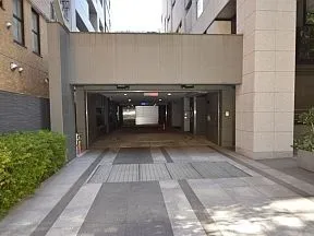駐車場出入口（西側）