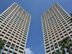 南側からの外観