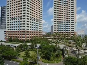 南西側からの外観(遠めより撮影)