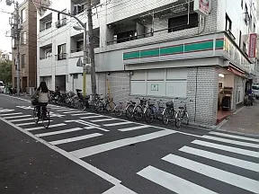 ローソンストアが見えたら左折