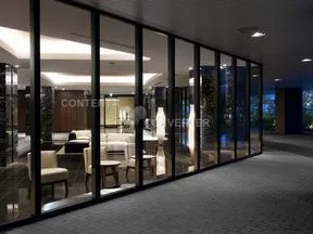 格調高いエントランスホール夜2