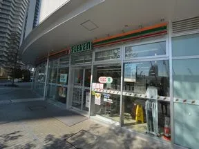 1階にコンビニエンスストア併設