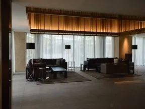 メインラウンジ