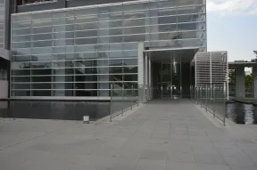 タワーエントランス