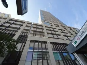 南東側より見上げ