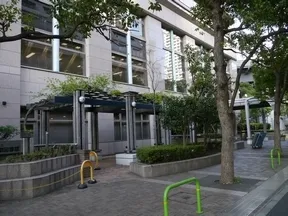 港区立港南図書館
