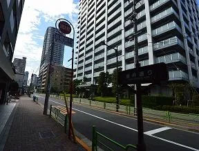佃仲通りを進みます。