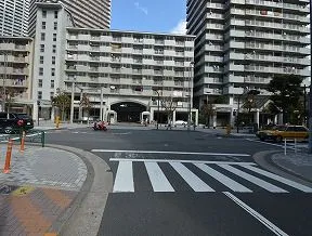 佃二北交差点を左折します。