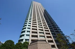 センチュリーパークタワー外観（敷地南側<br>より）