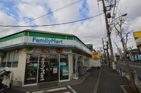 Family　Mart　世田谷喜多見店