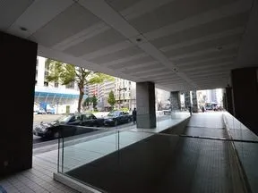 東口に進む