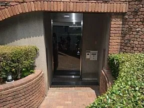 駐輪場用エントランス