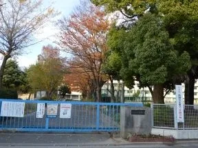 蕨市立東中学校