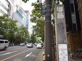堺筋を南に進みます。