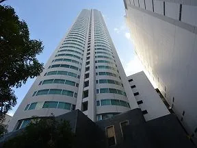 北側道路からの外観