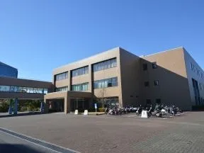 神田外語大学