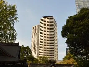 熊野神社から見た外観