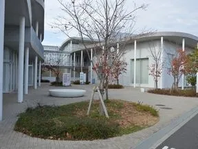 流山市おおたかの森小学校