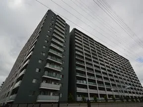 南側から見た外観
