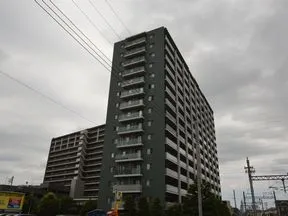 南側から見た外観