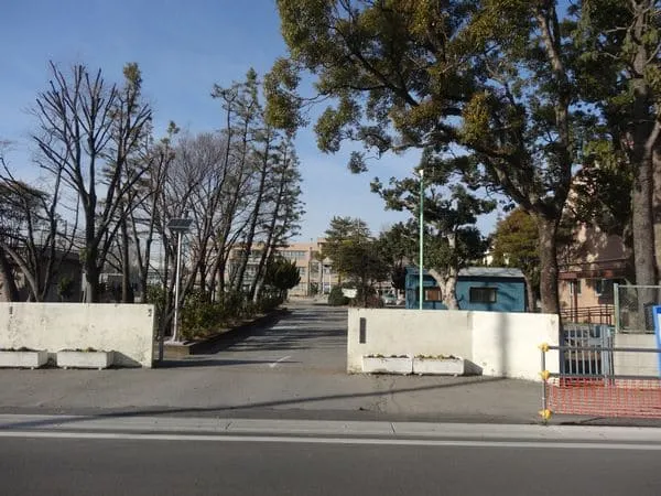 草加市立栄中学校