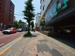 3分ほど直進します