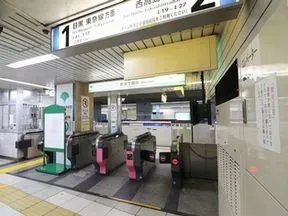 「板橋区役所前」駅改札
