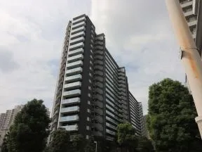 東からの外観(イーストウイング)