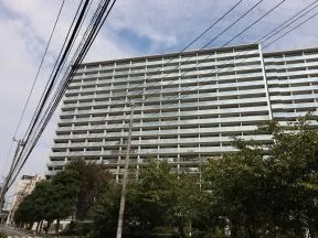南西からの外観(ウエストウイング)