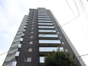 北西からの外観(ウエストウイング)