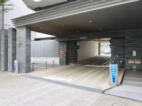 敷地内駐車場出口