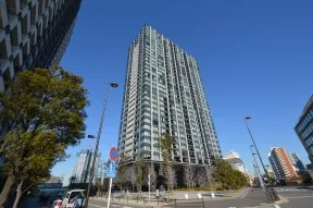 左手にシティタワー有明が見えてきます