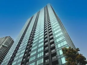 プライベートガーデン側からの外観