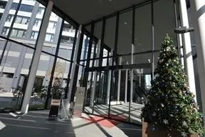 美しいガラス張りの内部