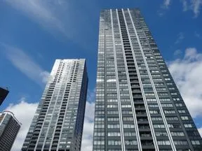 グランドエントランス側より望む