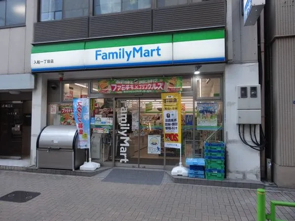 ファミリーマート 入船一丁目店