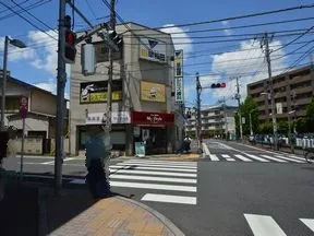 交差点を左折