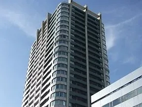 北西側山手通りからの外観