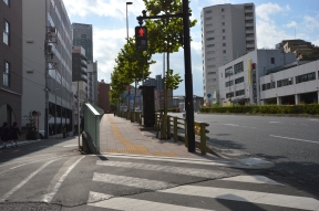 桜田通り沿いをまっすぐ進みます。