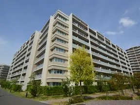 南西から見たF棟 