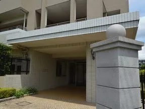 ウエストエントランスアプローチ