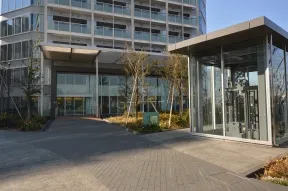 住宅メインアプローチ